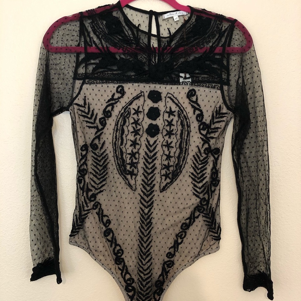 Brand new with tags‼️ Willow & Clay bodysuit